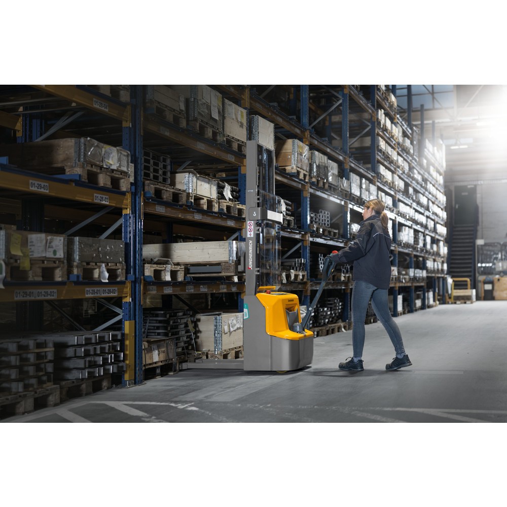 Produktabbildung Nr. 8: Jungheinrich AMC 12 electric high-lift stacker truck, two-stage telescopic mast, lift height 2,900 mm, load capacity 1,200 kg