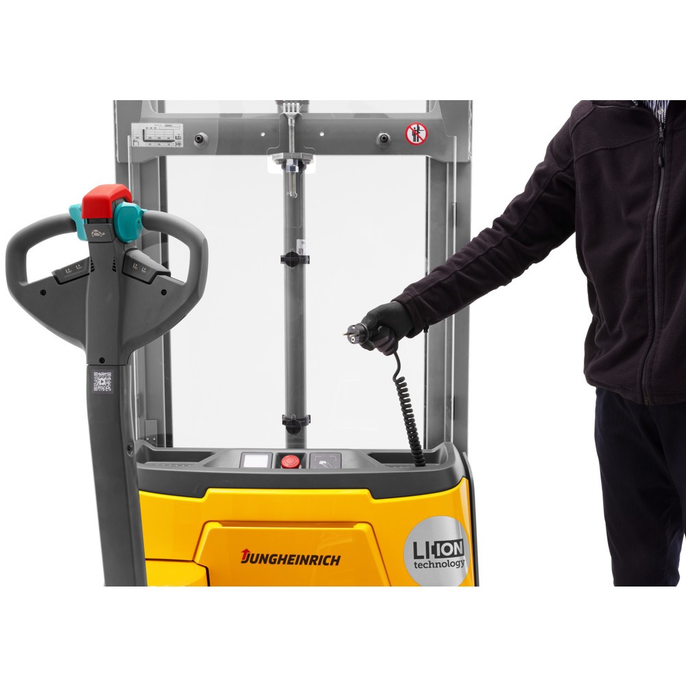 Produktabbildung Nr. 3: Jungheinrich EJC 112i DZ electric high-lift stacker truck, three-stage telescopic mast, lift height 4,390 mm, load capacity 1,200 kg, proportional hydraulics