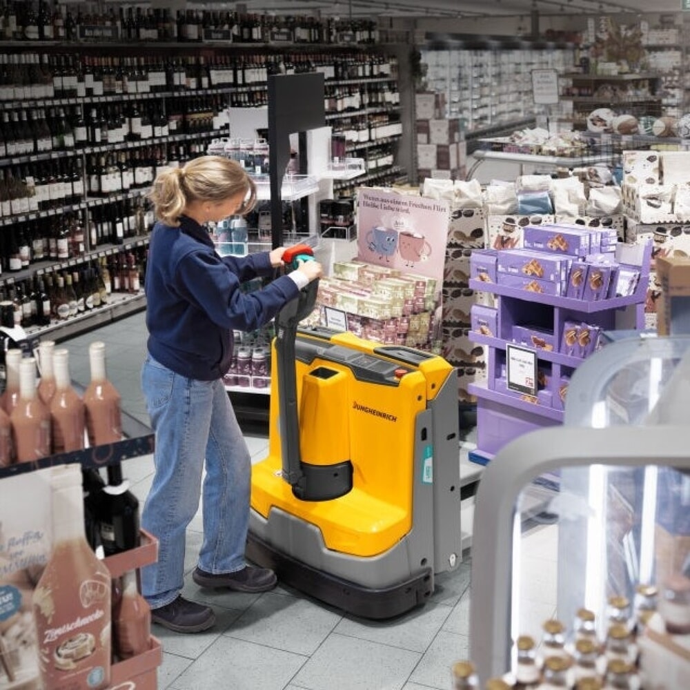 Produktabbildung Nr. 14: Jungheinrich EJE 116i electric pallet truck, load capacity 1,600 kg, fork length 1,150 mm